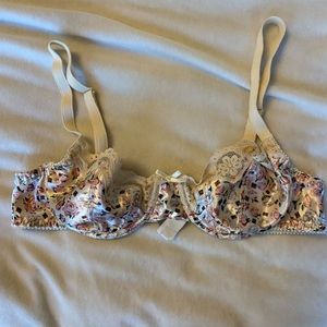 Beautiful vintage underwire bra